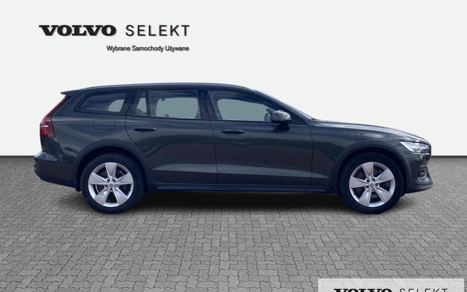 Volvo V60 Cross Country cena 179900 przebieg: 59330, rok produkcji 2021 z Jastrowie małe 379